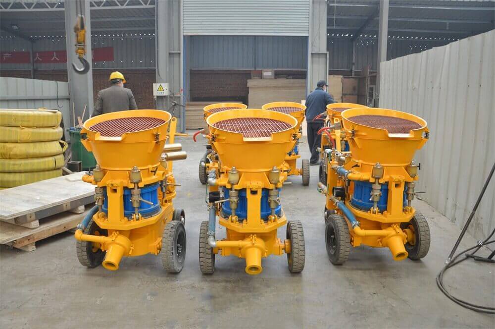 Pneumatic shotcrete machine